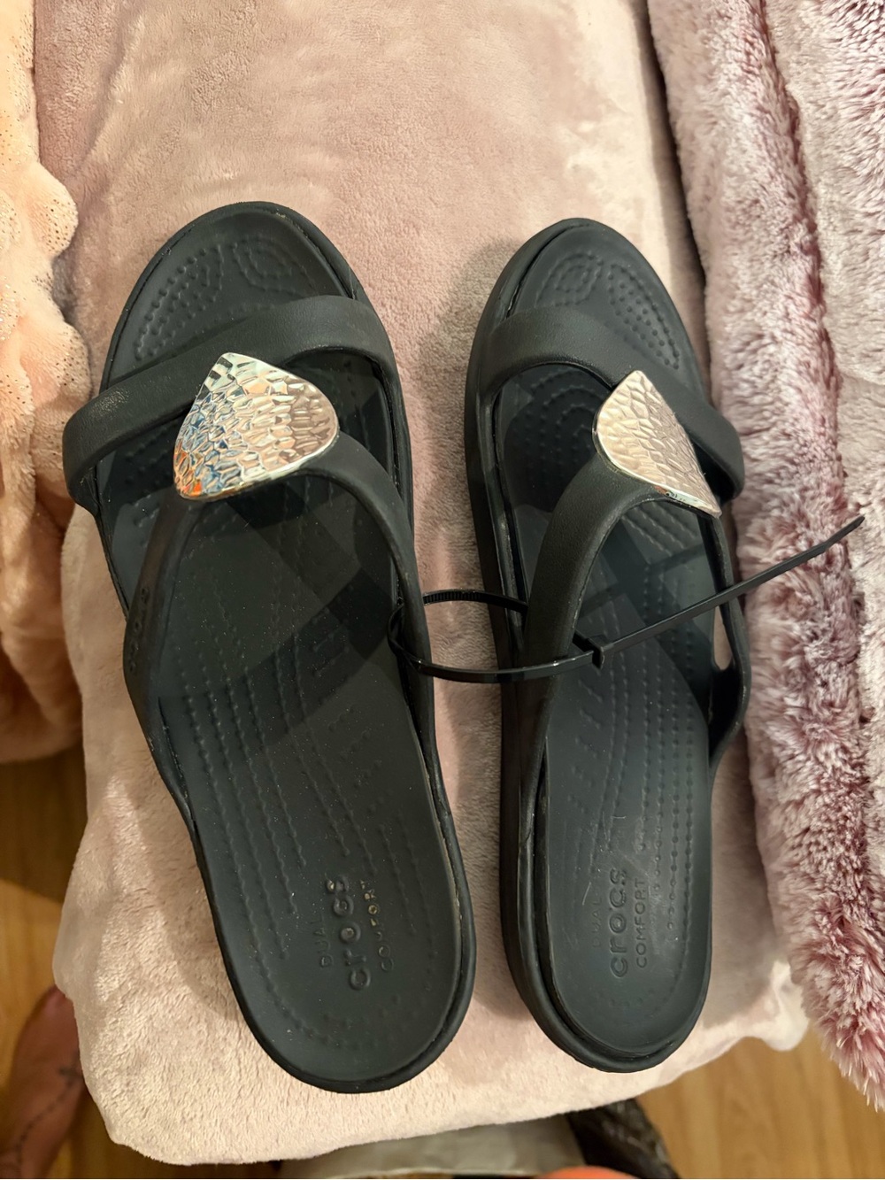 CROCS Women's Black Thong Sandals with Silver Teardrop Accent